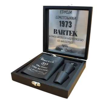 Elegancka Piersiówka z Grawerem – Idealny Zestaw Prezentowy na Urodziny i Jubileusze