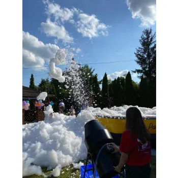 Piana party – efekt pracy wytwornicy piany 3000W